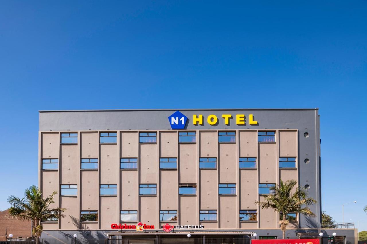 N1 Hotel Rotten Row هراري المظهر الخارجي الصورة